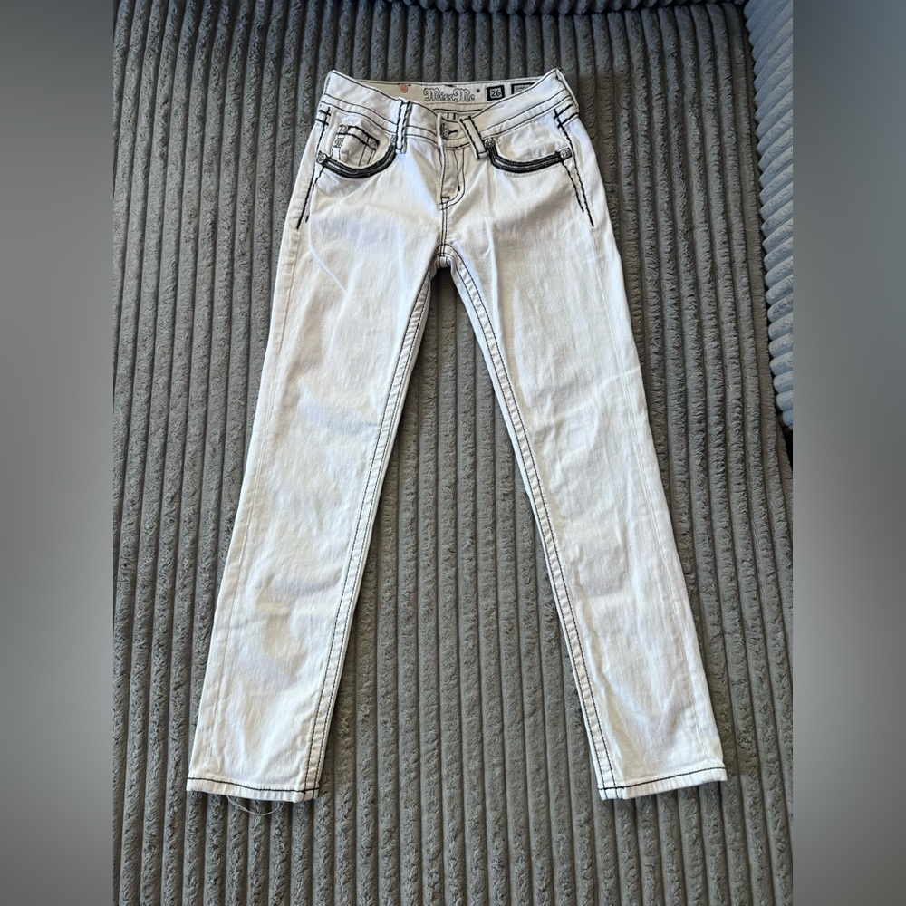 Miss Me white  skinny crop jeans.